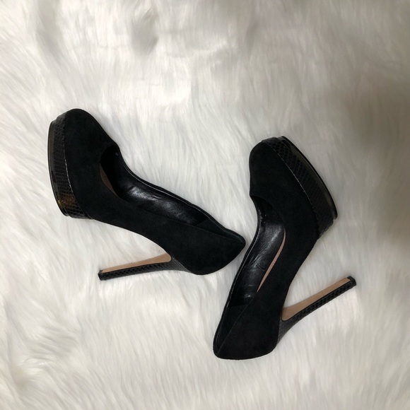 Vince Camuto Black Suede Snakeskin Platforms Sz 8 - Picture 5 of 7